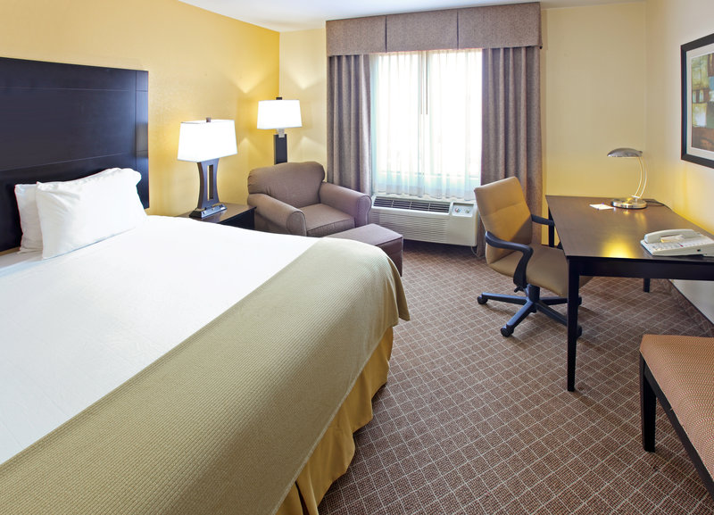 Holiday Inn Express Hotel & Suites PINE BLUFF - Pine Bluff, AR