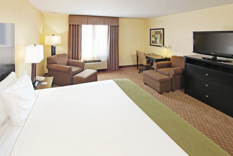 Holiday Inn Express Hotel & Suites PINE BLUFF - Pine Bluff, AR