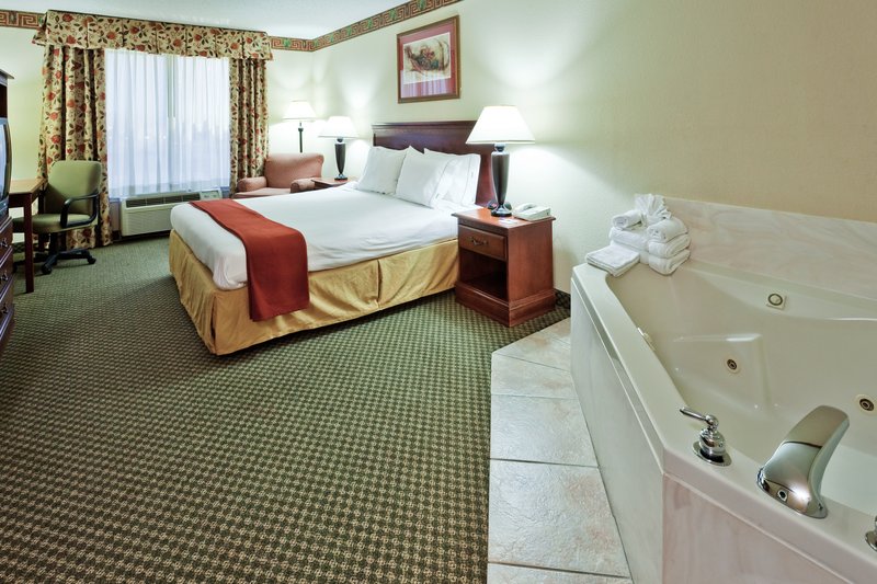 Holiday Inn Express & Suites FOREST - Pulaski, MS