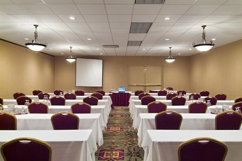 Holiday Inn - Fort Washington, PA