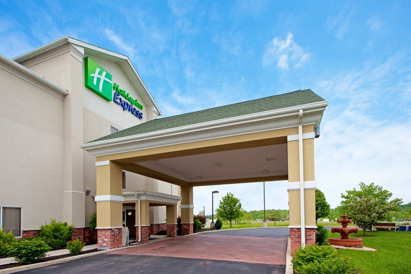 Holiday Inn Express MARTINSBURG-NORTH - Falling Waters, WV