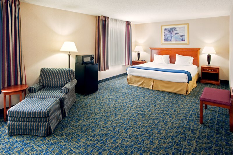 Holiday Inn Express MARTINSBURG-NORTH - Falling Waters, WV