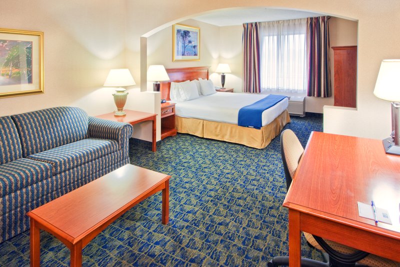 Holiday Inn Express MARTINSBURG-NORTH - Falling Waters, WV