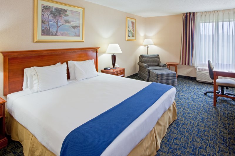 Holiday Inn Express MARTINSBURG-NORTH - Falling Waters, WV