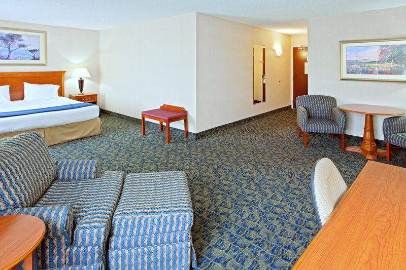 Holiday Inn Express MARTINSBURG-NORTH - Falling Waters, WV