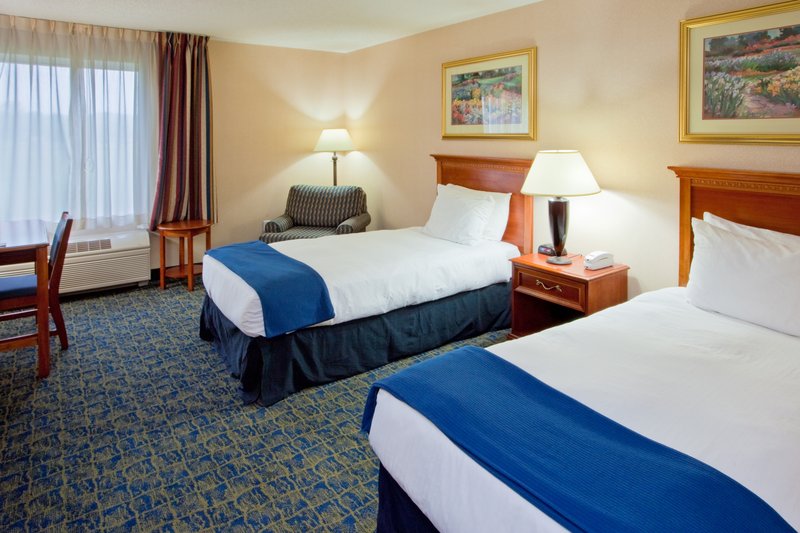 Holiday Inn Express MARTINSBURG-NORTH - Falling Waters, WV