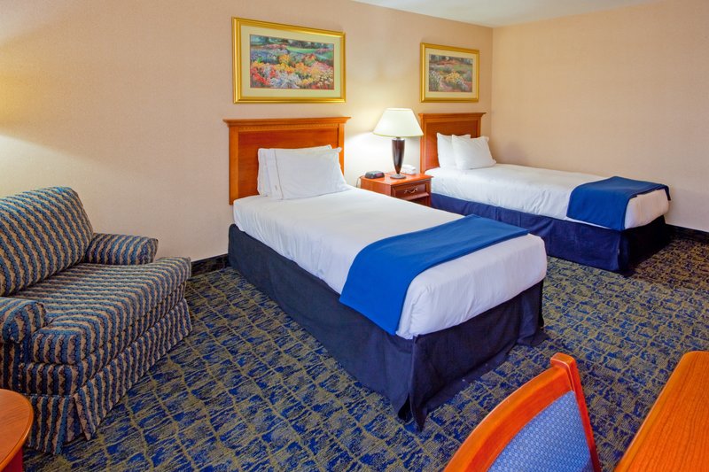 Holiday Inn Express MARTINSBURG-NORTH - Falling Waters, WV