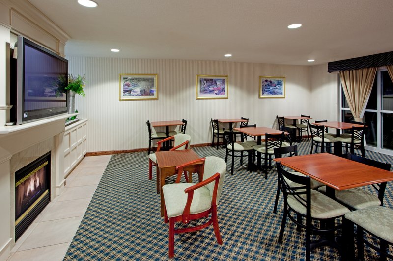 Holiday Inn Express MARTINSBURG-NORTH - Falling Waters, WV