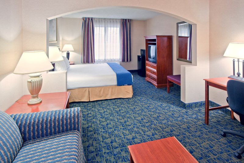 Holiday Inn Express MARTINSBURG-NORTH - Falling Waters, WV