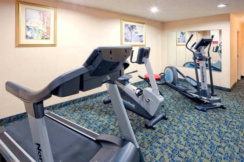Holiday Inn Express MARTINSBURG-NORTH - Falling Waters, WV
