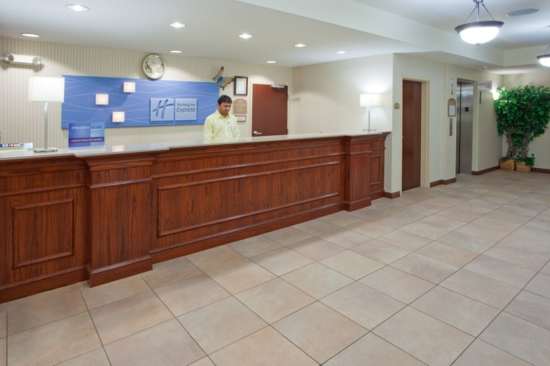 Holiday Inn Express MARTINSBURG-NORTH - Falling Waters, WV