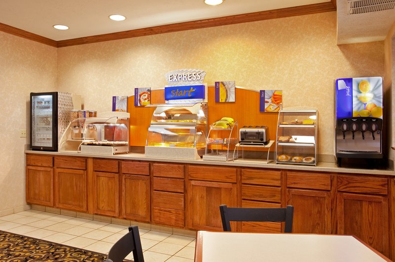 Baymont Inn & Suites Galesburg - Galesburg, IL