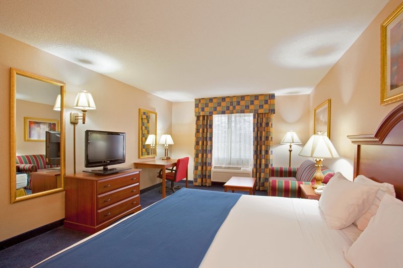 Baymont Inn & Suites Galesburg - Galesburg, IL