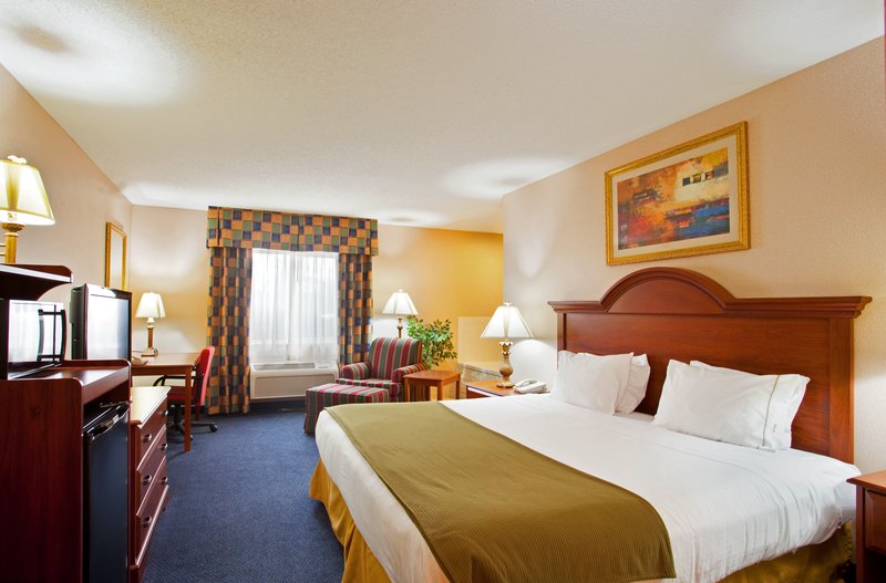 Baymont Inn & Suites Galesburg - Galesburg, IL