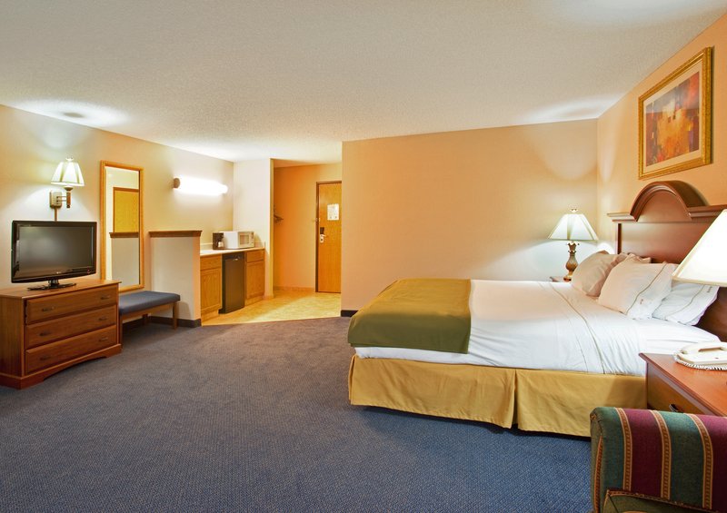 Baymont Inn & Suites Galesburg - Galesburg, IL
