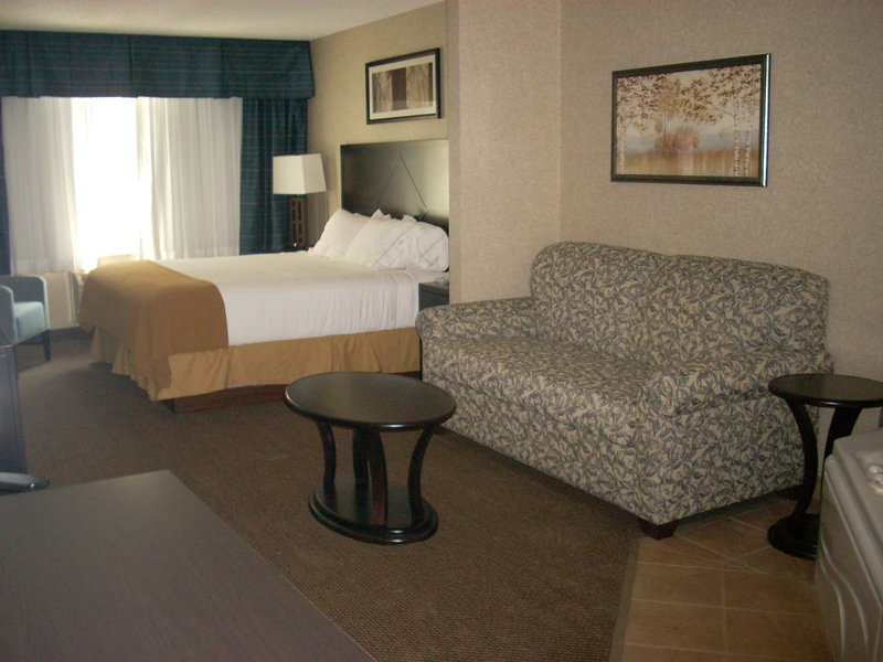 Holiday Inn Express & Suites GRAND FORKS - Grand Forks, ND