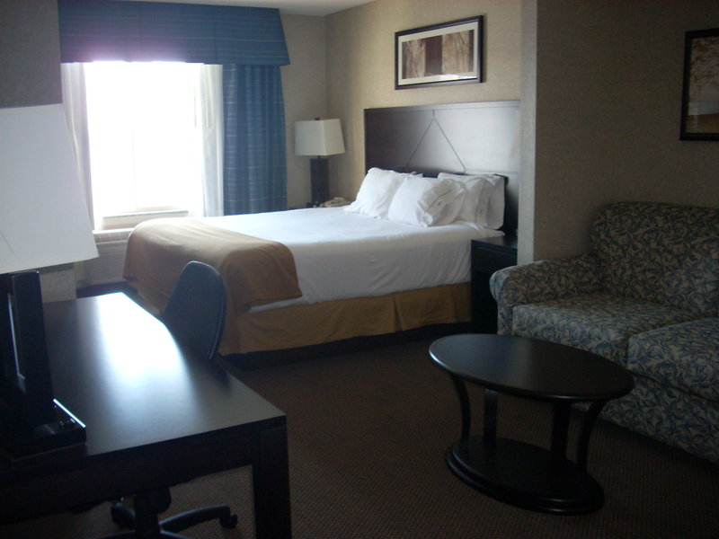 Holiday Inn Express & Suites GRAND FORKS - Grand Forks, ND