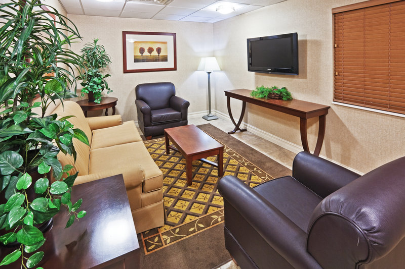 Candlewood Suites OWASSO - Owasso, OK