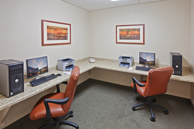 Candlewood Suites OWASSO - Owasso, OK