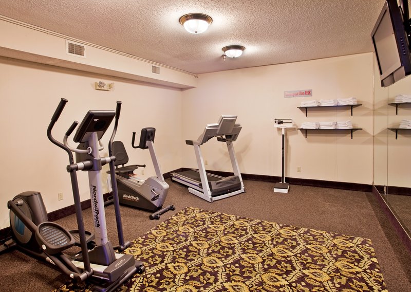 Holiday Inn Express OSAGE BCH - LAKE OF THE OZARKS - Oshkosh, WI