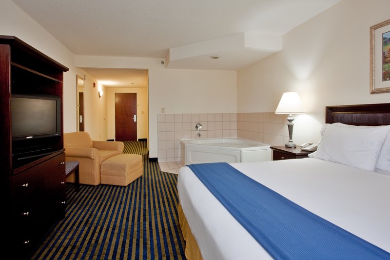Holiday Inn Express - Chesapeake, VA