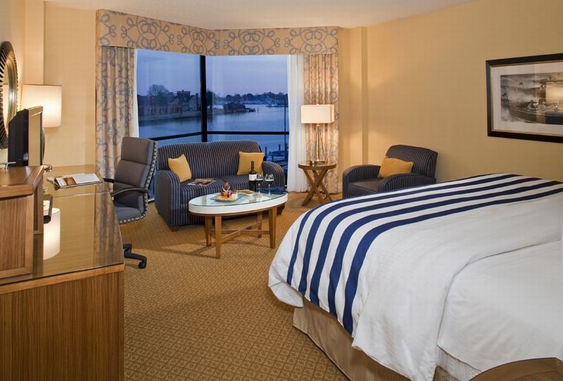 Crowne Plaza Hampton Marina - Hampton, VA
