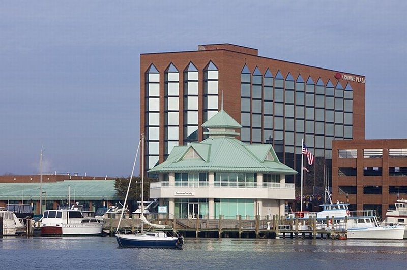 Crowne Plaza Hampton Marina - Hampton, VA