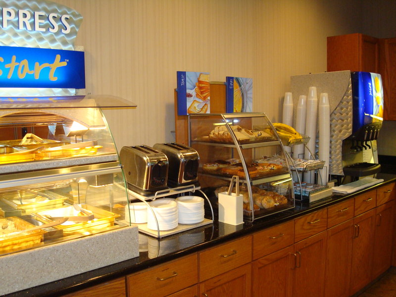 HOLIDAY INN EXPRESS-SOUTHWEST - Omaha, NE