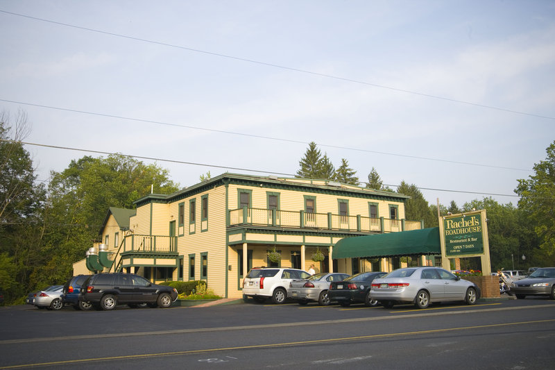 Holiday Inn Express GROVE CITY (OUTLET CENTER) - Mercer, PA