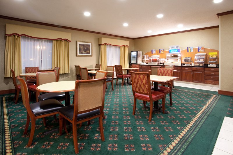Holiday Inn Express GREELEY - Kersey, CO