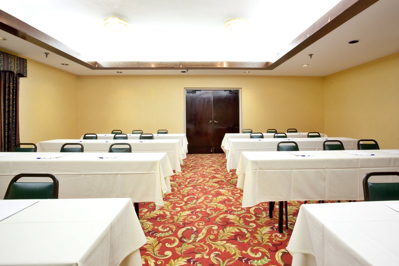 Holiday Inn Express & Suites SAVANNAH - MIDTOWN - Savannah, GA