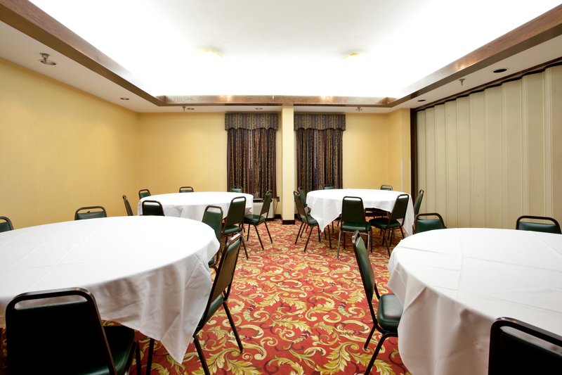 Holiday Inn Express & Suites SAVANNAH - MIDTOWN - Savannah, GA