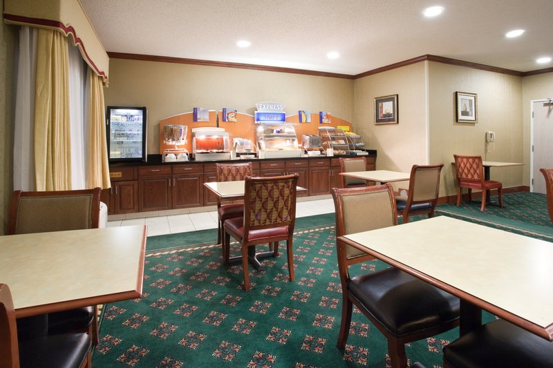 Holiday Inn Express GREELEY - Kersey, CO