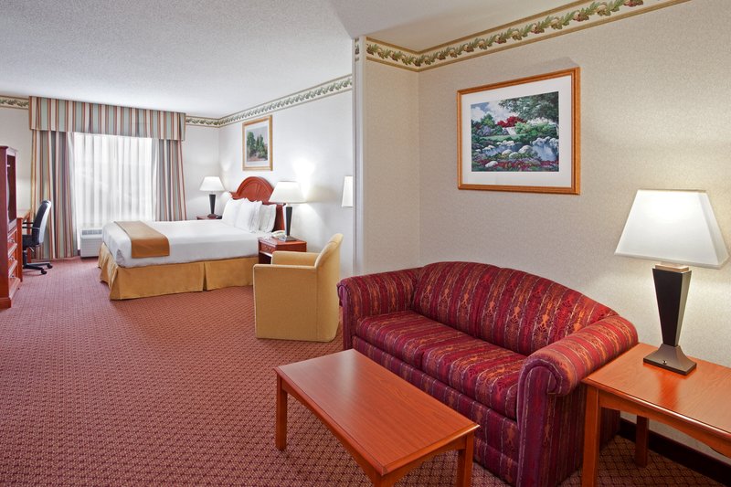 Holiday Inn Express Sharon/Hermitage - West Middlesex, PA