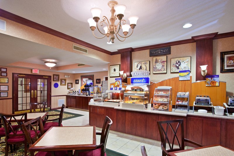 Holiday Inn Express Sharon/Hermitage - West Middlesex, PA