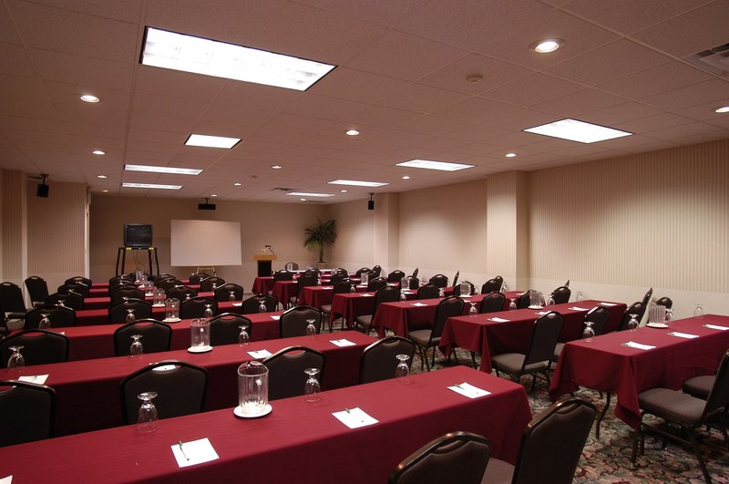 Holiday Inn Westbury-Long Island - Williston Park, NY