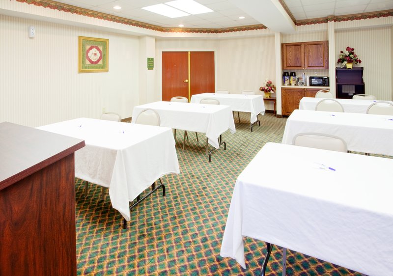 HOLIDAY INN EXPRESS - Hillsville, VA