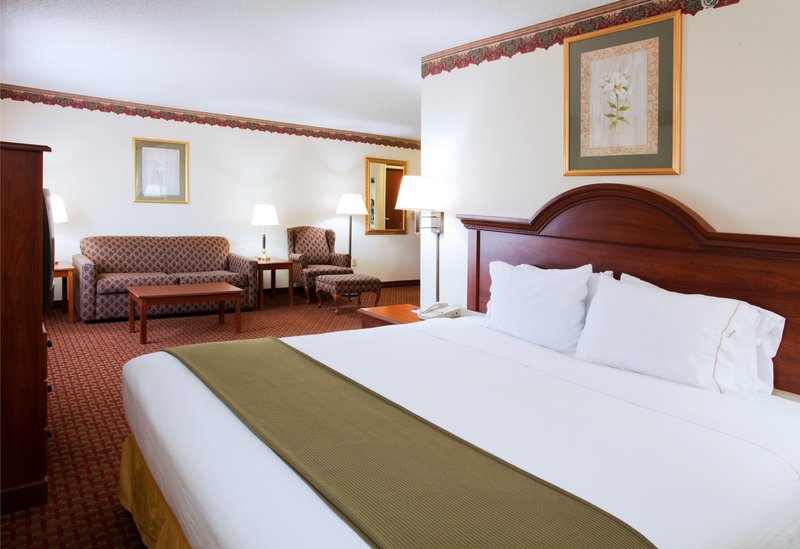 HOLIDAY INN EXPRESS - Hillsville, VA