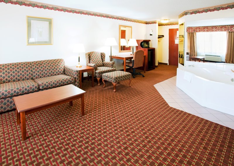 Holiday Inn Express - Hillsville, VA