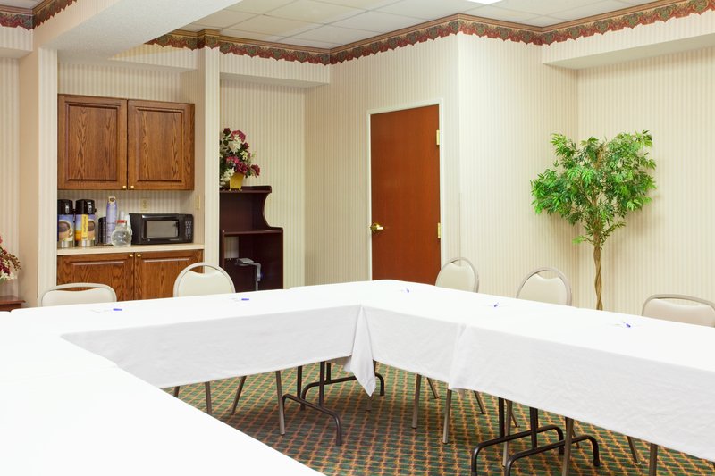 Holiday Inn Express - Hillsville, VA