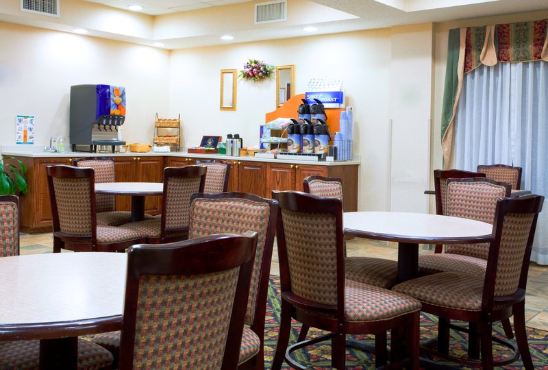 HOLIDAY INN EXPRESS - Hillsville, VA