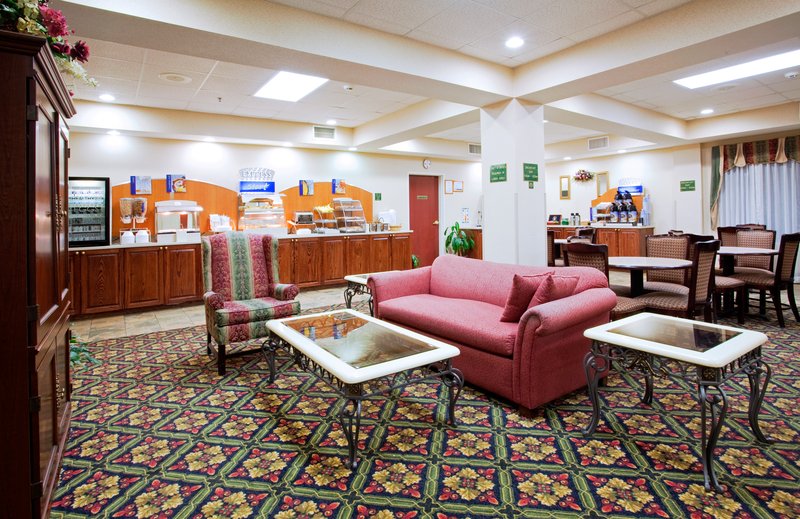 HOLIDAY INN EXPRESS - Hillsville, VA