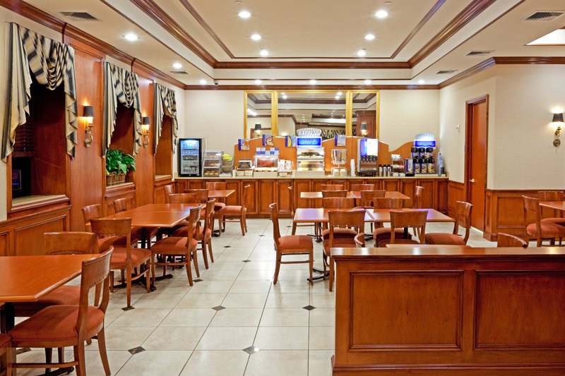 Holiday Inn Express LYNBROOK - ROCKVILLE CENTRE - Roslyn Heights, NY