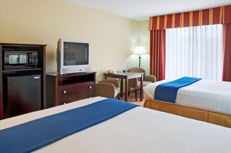 Holiday Inn Express LEESVILLE-FT. POLK - Newllano, LA