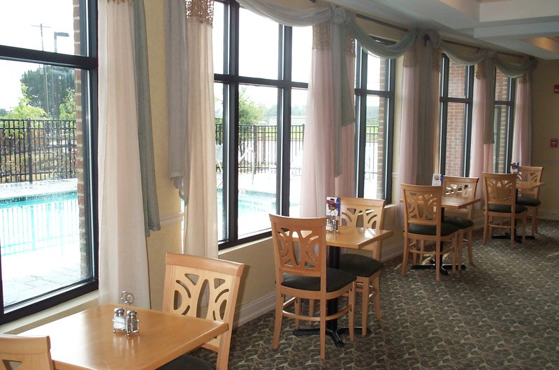 HOLIDAY INN EXPRESS - North East, MD