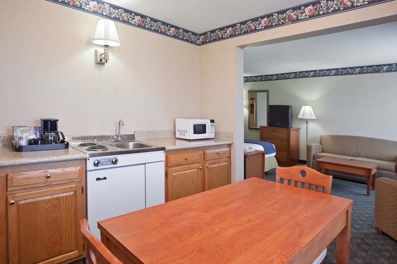 HOLIDAY INN EXPRESS-NAPOLEON - Napoleon, OH
