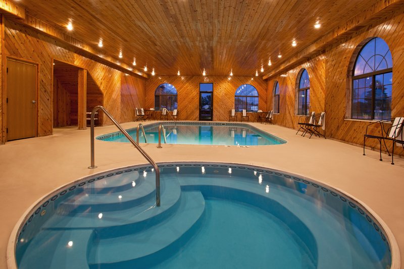 HOLIDAY INN EXPRESS-NAPOLEON - Napoleon, OH
