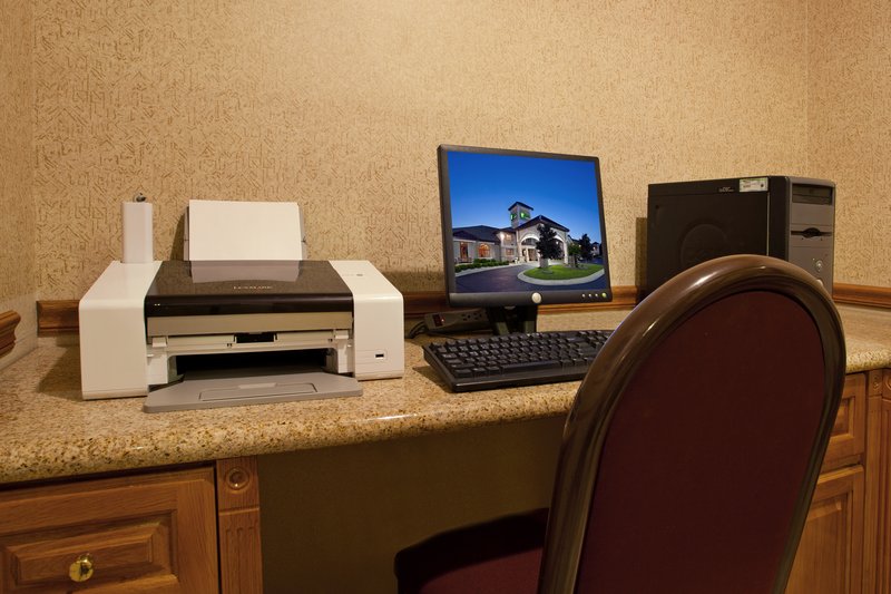 HOLIDAY INN EXPRESS-NAPOLEON - Napoleon, OH