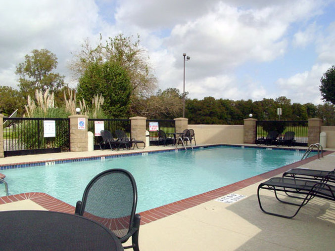 Holiday Inn Express HOUSTON SOUTHWEST - SUGAR LAND - Needville, TX