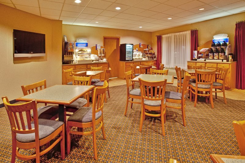 Holiday Inn Express NEWTON - Newton, IA